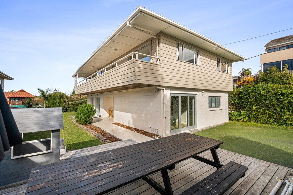 211 Royal Road, Massey, Auckland - Carousel 1