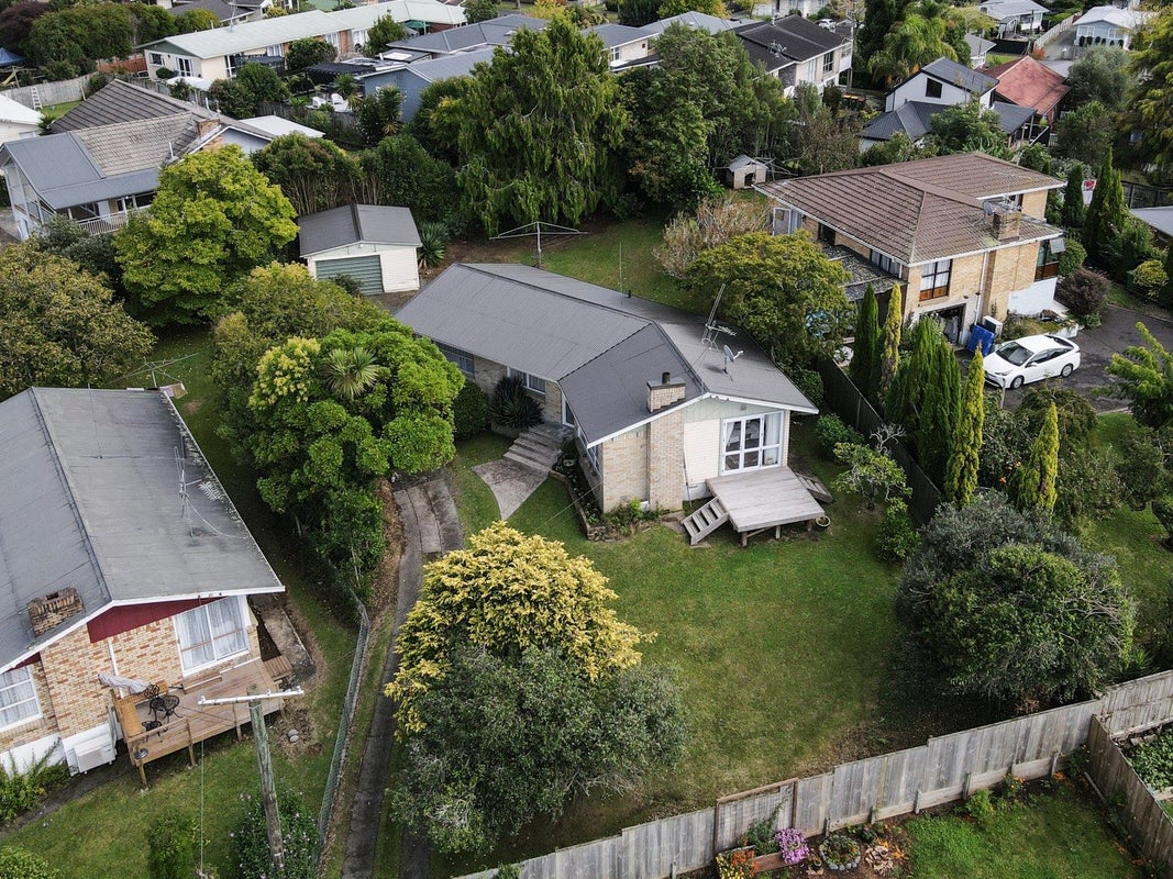 20 Prisk Street, Melville, Hamilton - Carousel 38