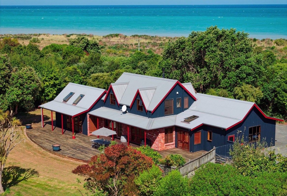 15 Hapuku Road, Kaikoura - Carousel 1
