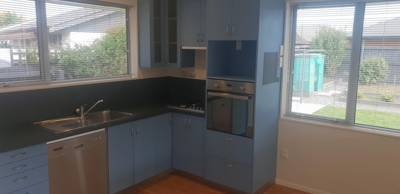 2/97 Royal Park Drive, Parklands, Christchurch - Carousel 2