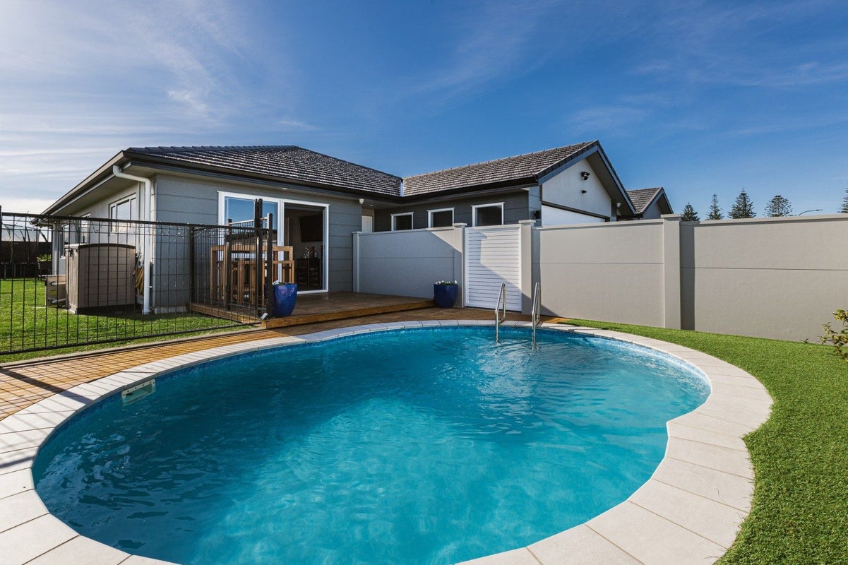 12 Hurunui Drive, Te Awa, Napier - Carousel 1