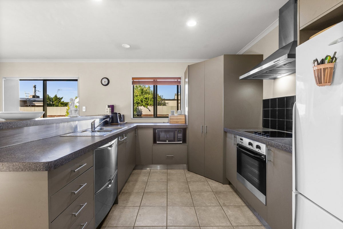 9A Oxford Street, Taradale, Napier - Carousel 1