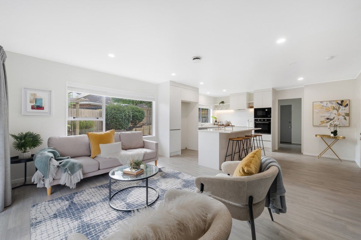 66 Golfland Drive, Golflands, Auckland - Carousel 1