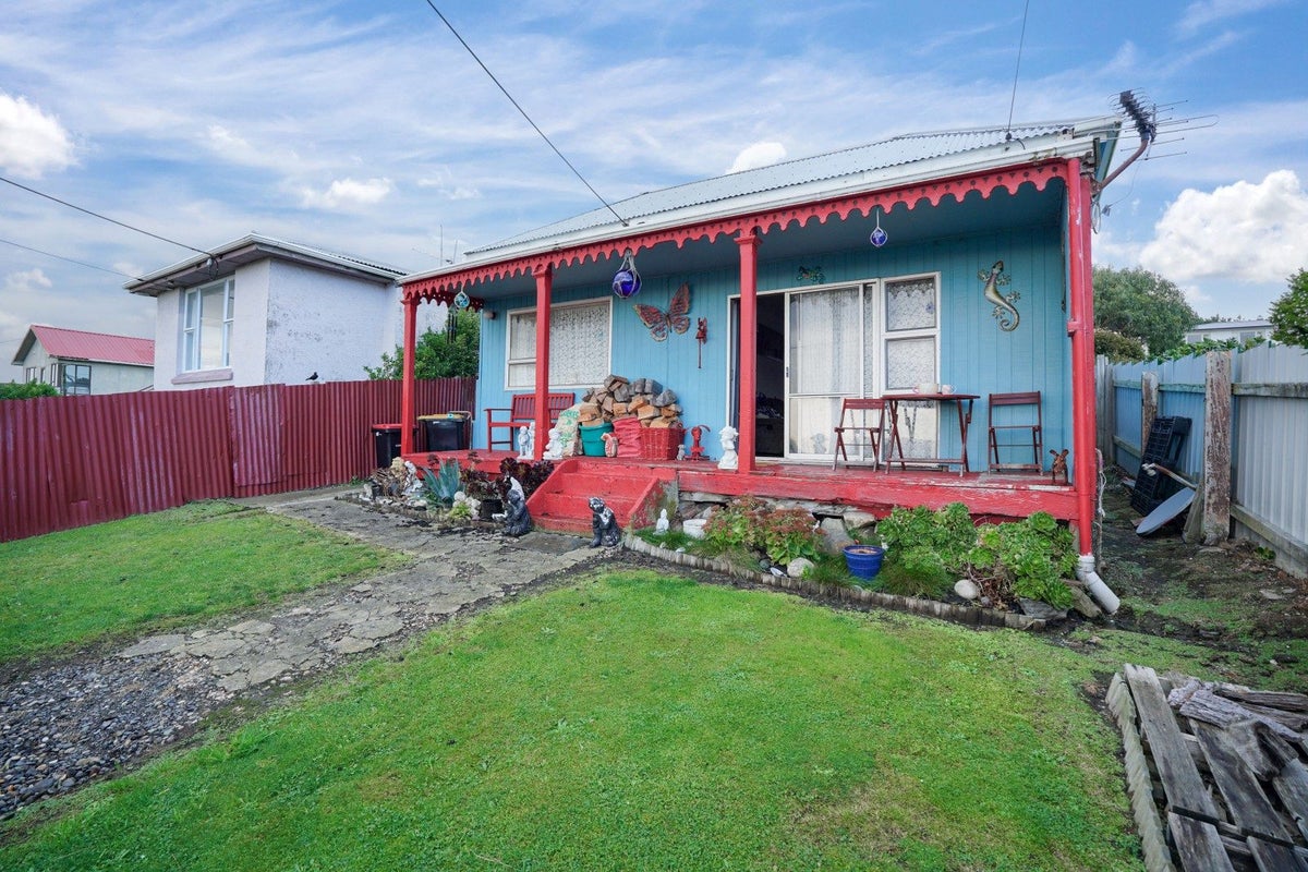 118 Barrow Street, Bluff - Carousel 1