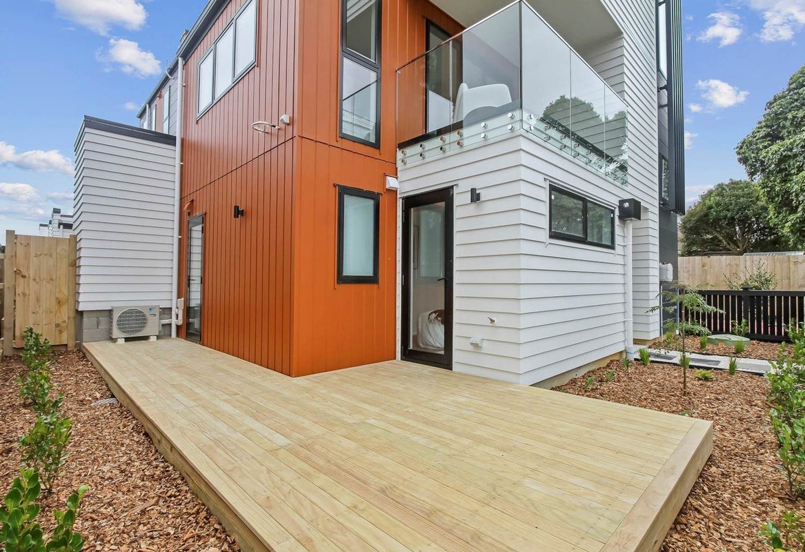 1/18 Tyburnia Avenue, Mount Albert, Auckland - Carousel 1