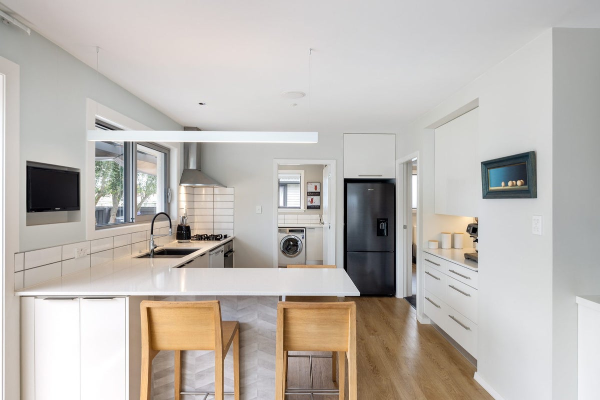 10 Reynolds Avenue, Bishopdale, Christchurch - Carousel 2