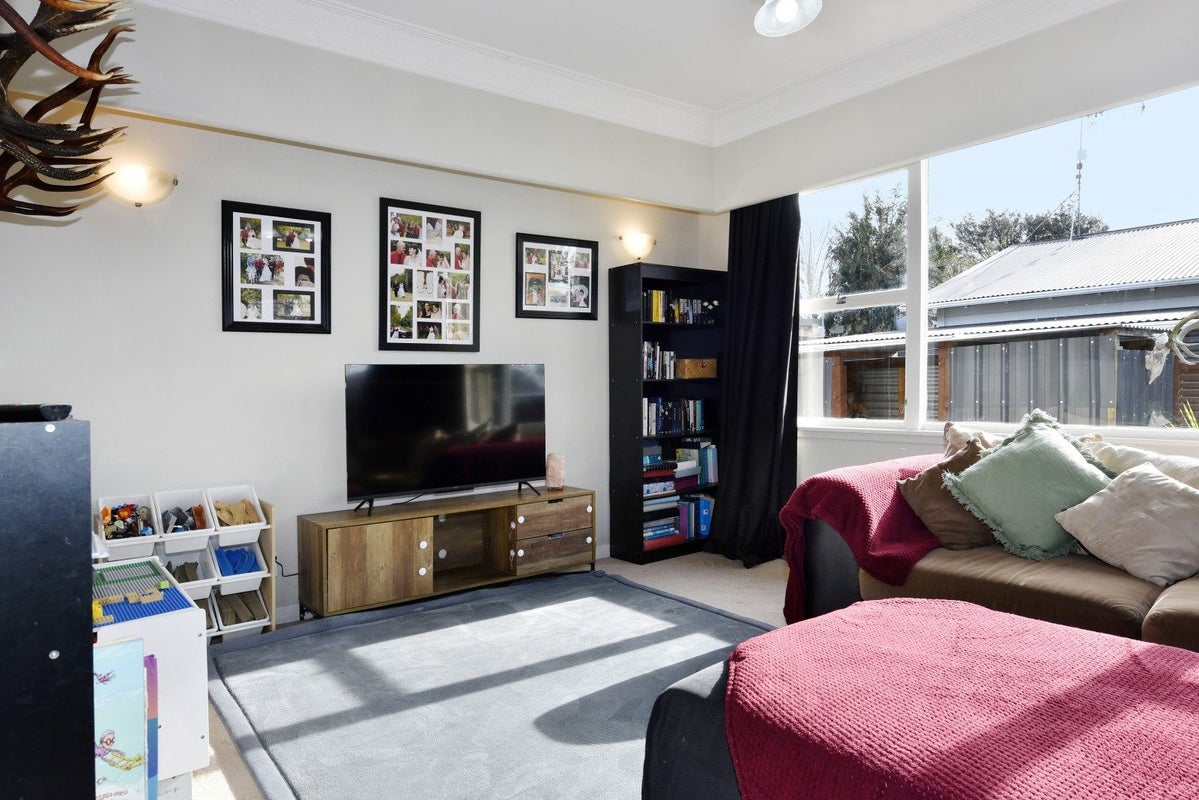 35 Arrow Street, Wakefield - Carousel 2