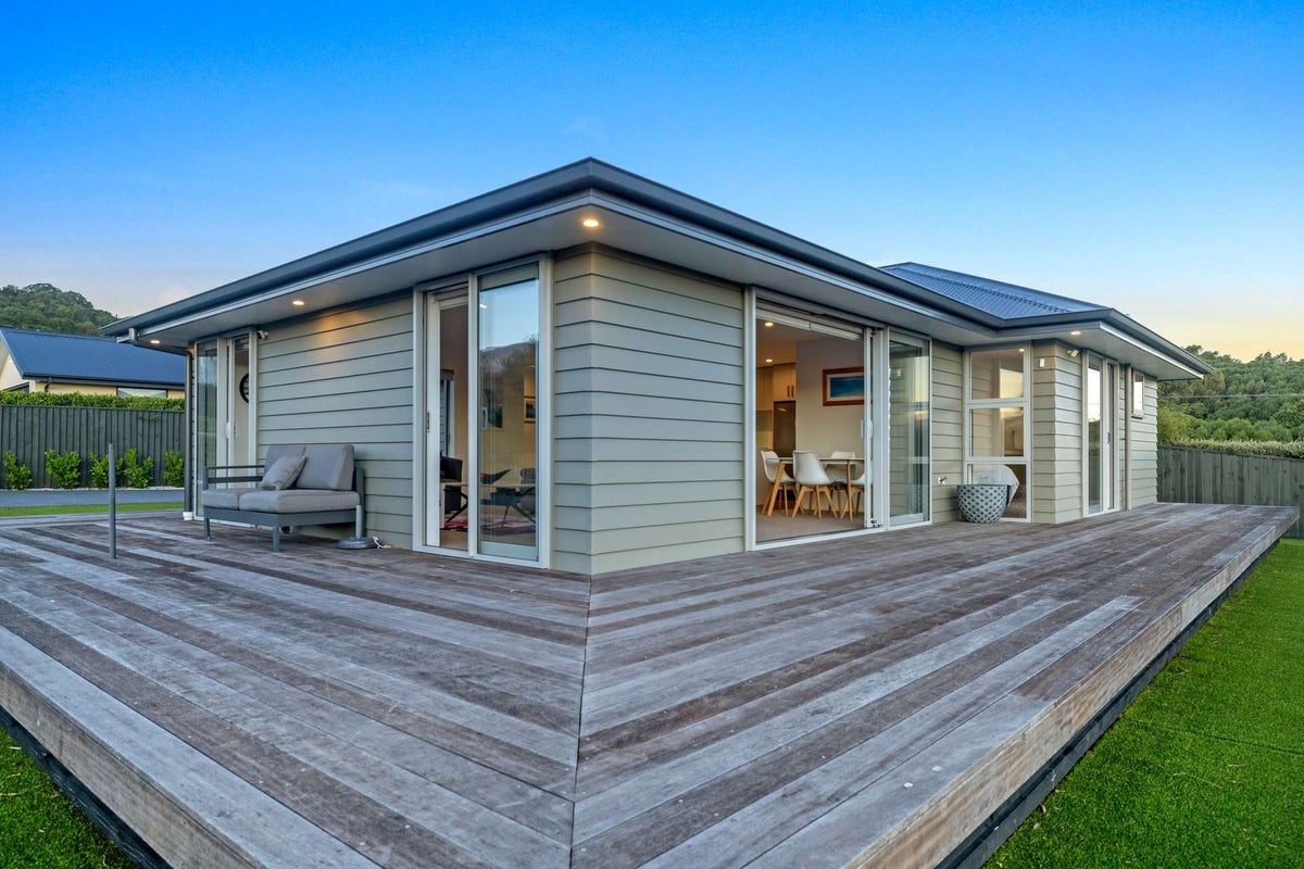 29 Knowles Crescent, Kaikoura Flat, Kaikoura - Carousel 1