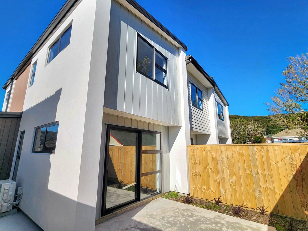 7/31 Wainuiomata Road, Wainuiomata, Lower Hutt - Carousel 1