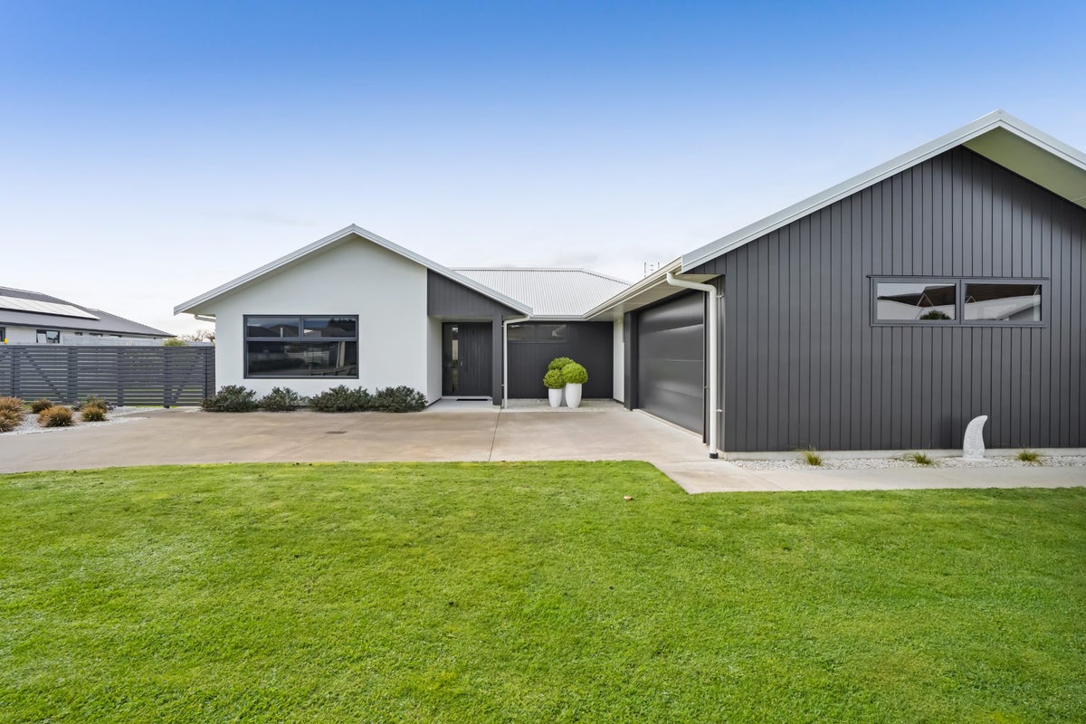 14 Hodge Park Lane, Inglewood, Inglewood - Carousel 2
