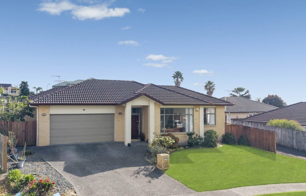 11 Ballydonegan Rise, East Tamaki, Auckland - Carousel 1