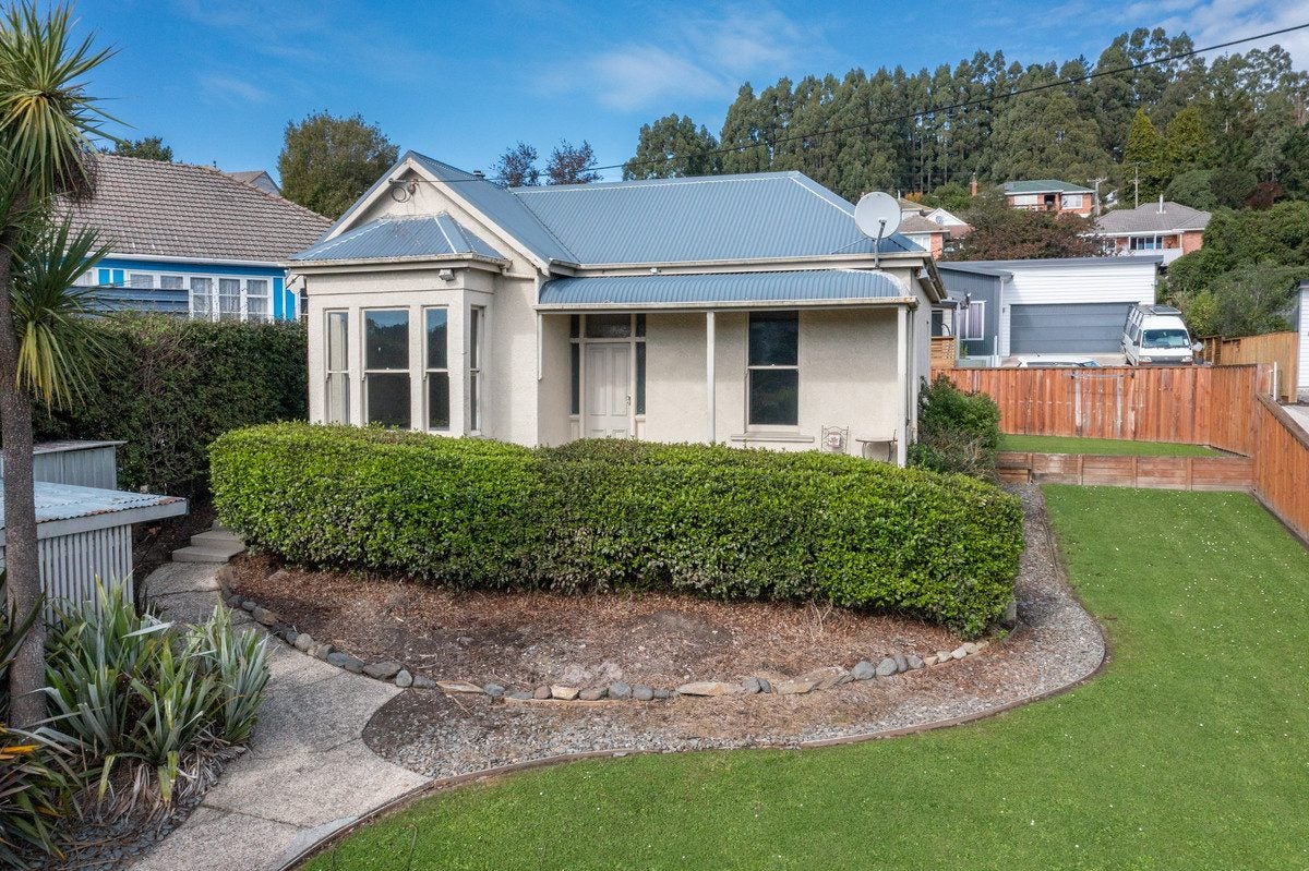 7 Derby Street, Green Island, Dunedin - Carousel 1