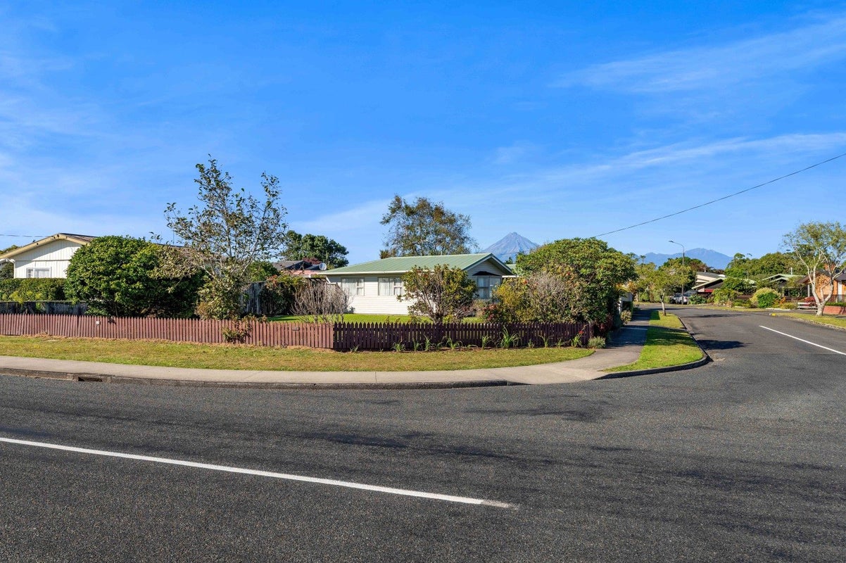 238 Huatoki Street, Upper Vogeltown, New Plymouth - Carousel 22