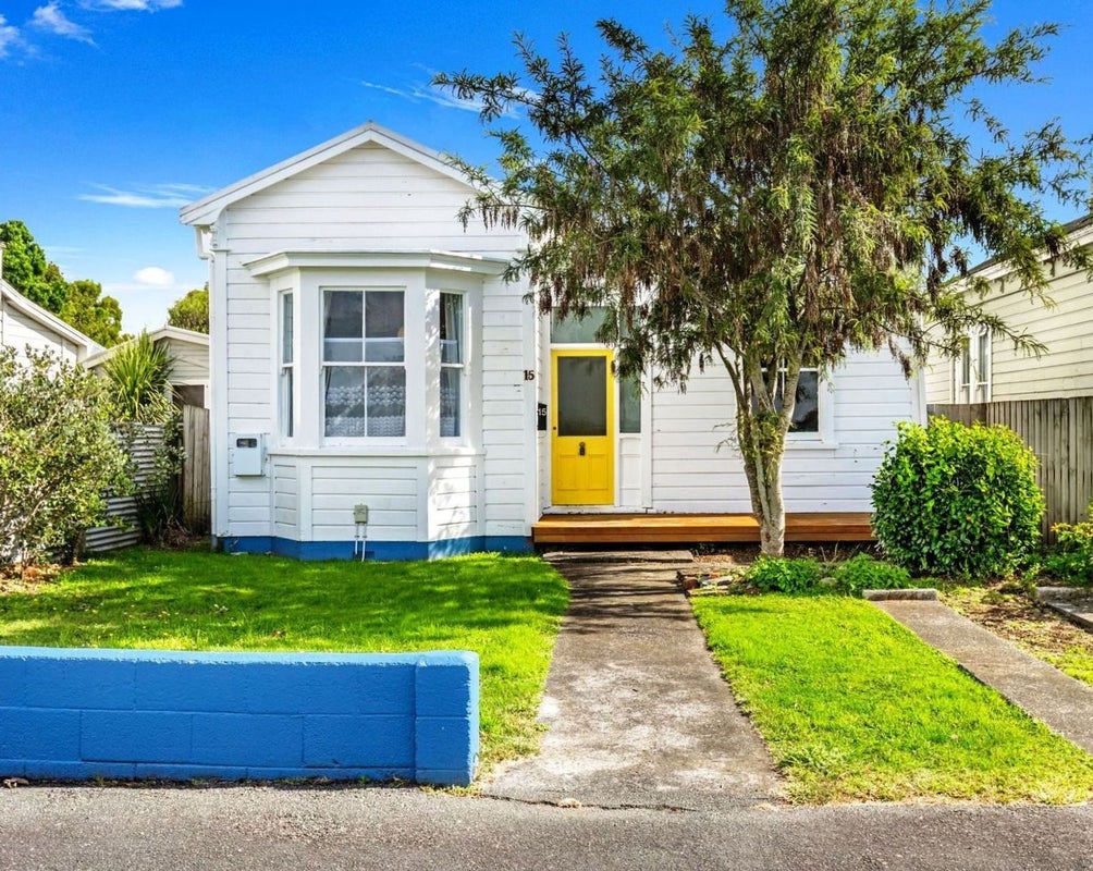 15 Kelvin Street, Aramoho, Whanganui - Carousel 1