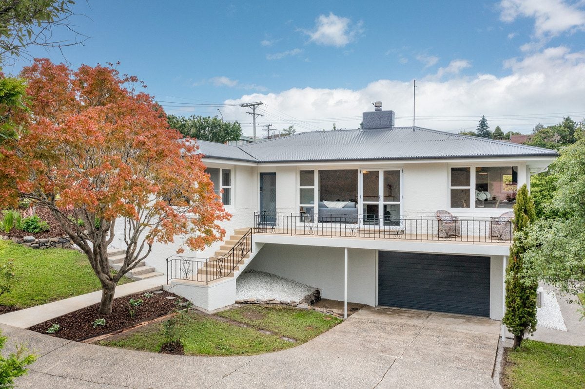 3 Jason Street, Helensburgh, Dunedin - Carousel 1