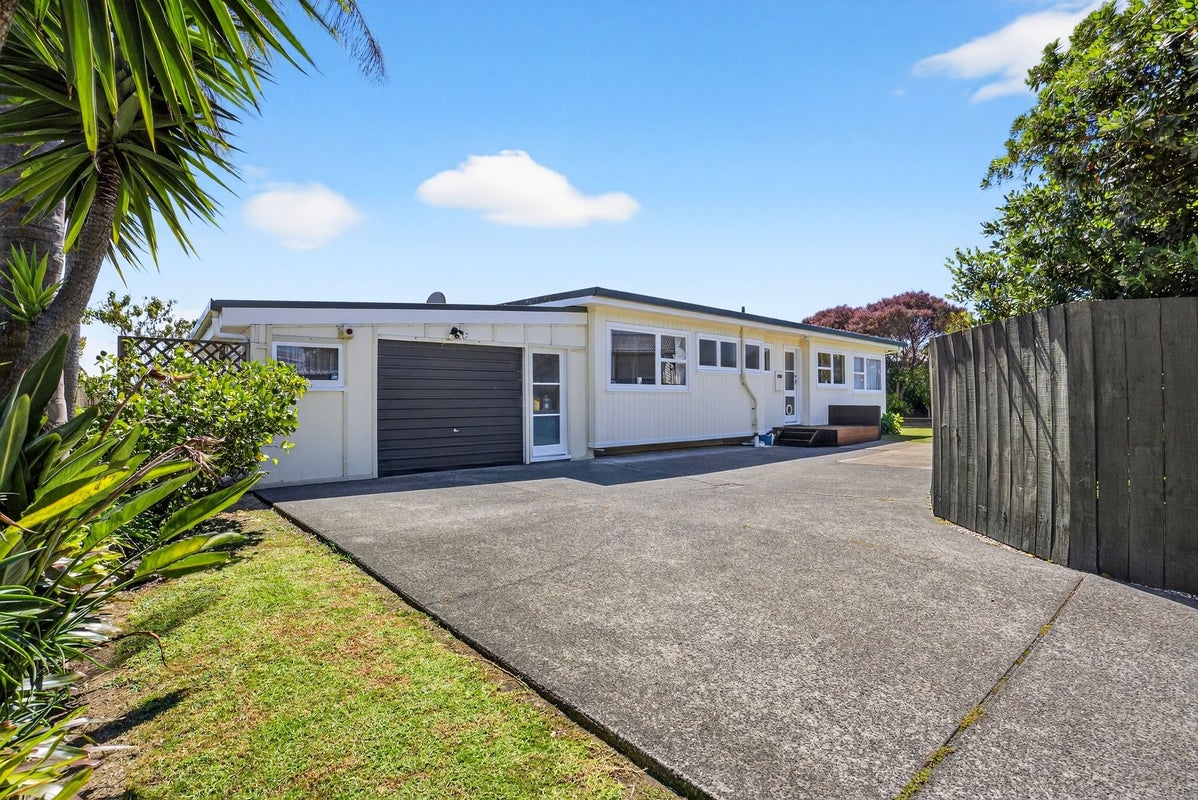 1/55B Springs Road, Parakai, Helensville - Carousel 1