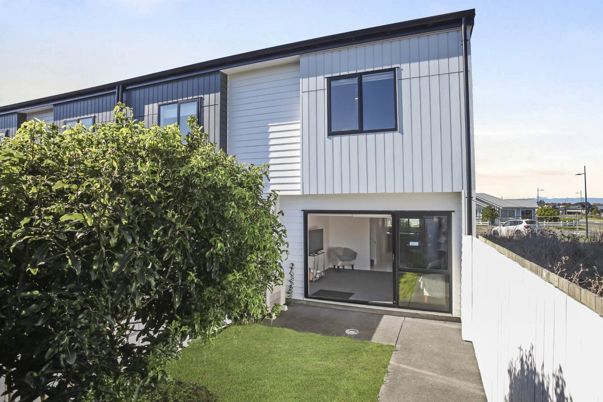 4 Koiora Road, Clarks Beach, Clarks Beach - Carousel 25