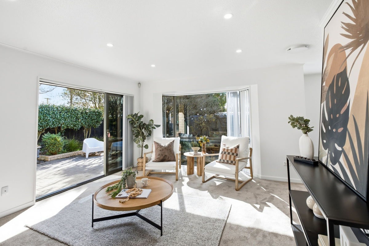 2/39 Frankleigh Street, Somerfield, Christchurch - Carousel 1