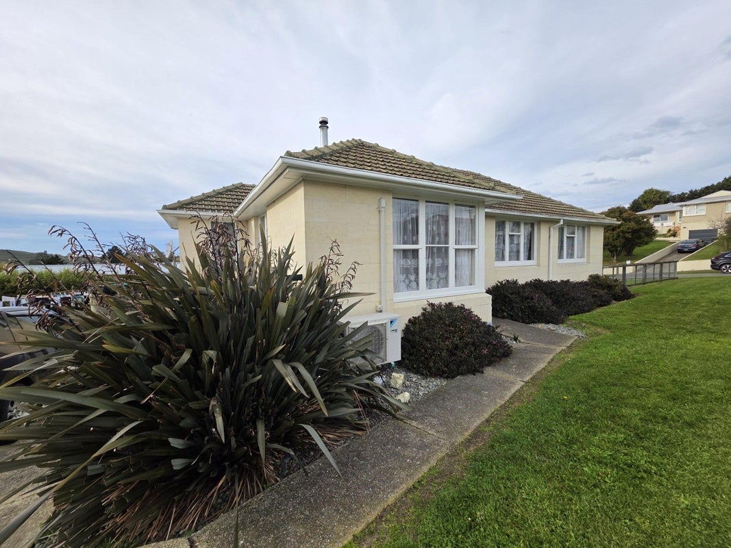 1 Roach Street, Holmes Hill, Oamaru - Carousel 1