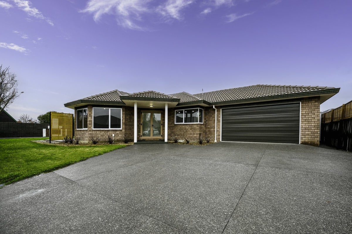 7 Phoenix Lane, Northcote, Christchurch - Carousel 1