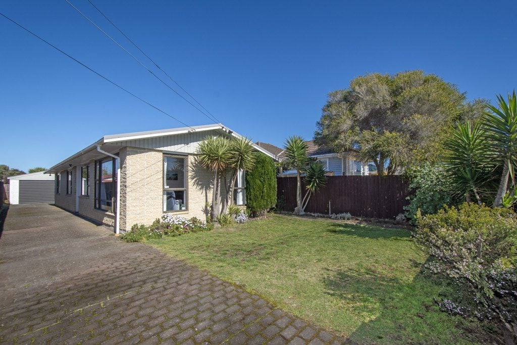 25 Beach Road, North New Brighton, Christchurch - Carousel 1