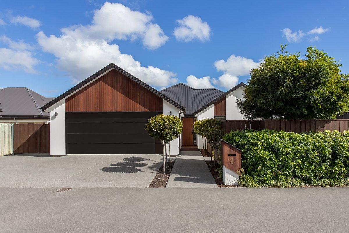 4 Caro Lane, Cracroft, Christchurch - Carousel 1