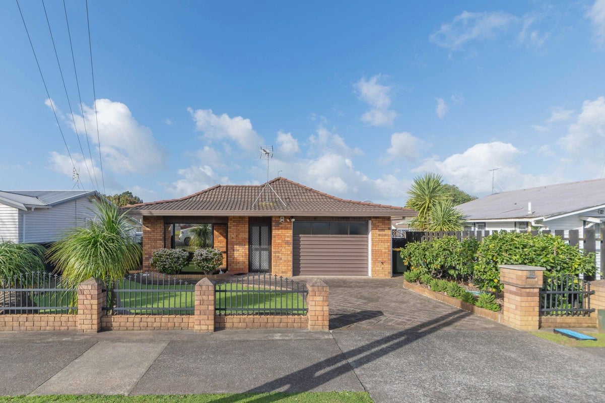 3B Nelson Street, Papakura, Papakura - Carousel 1