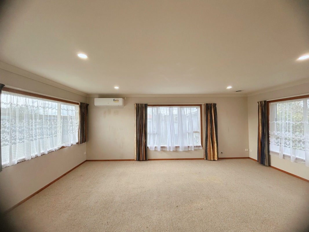 6 Cumbria Way, Hamilton East, Hamilton - Carousel 2