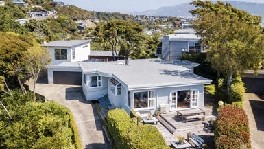 31 Kiriwai Road, Paremata, Porirua - Carousel 1