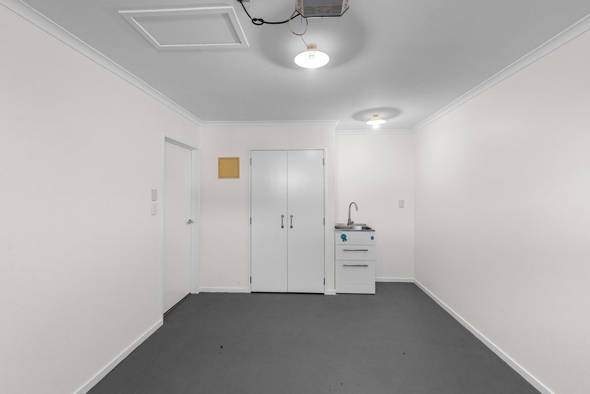 3 Regents Park Place, Westgate, Auckland - Carousel 13