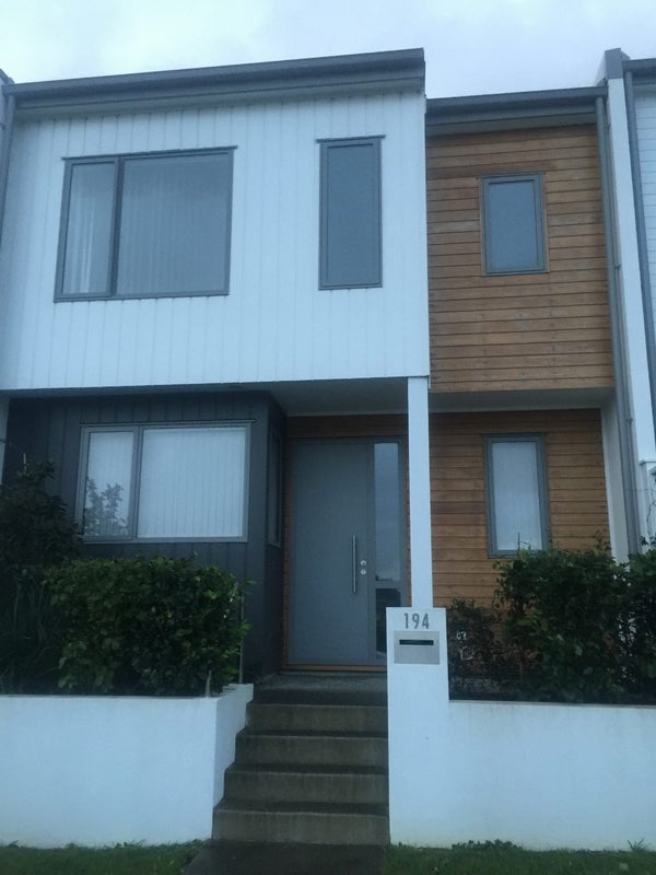 194 Seventh View Avenue, Beachlands, Auckland - Carousel 1