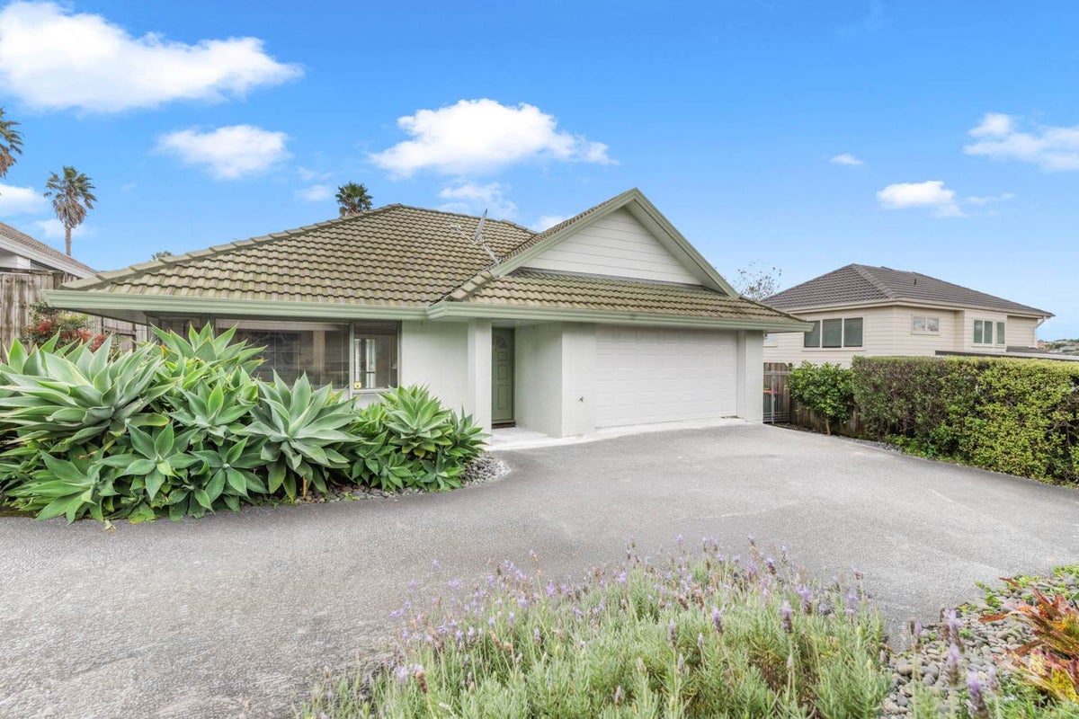 2/60 Whitford Road, Botany Downs, Auckland - Carousel 20