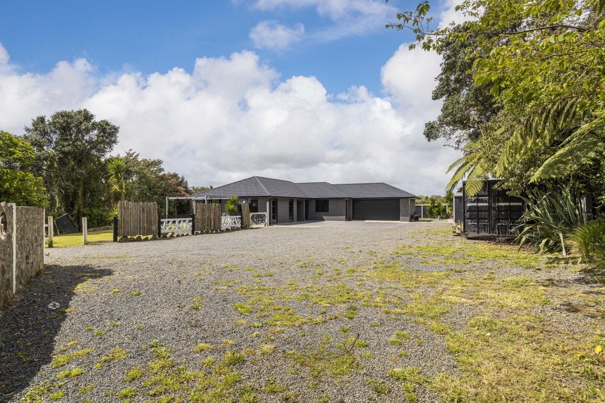 1402 Devon Road, Brixton, Waitara - Carousel 33