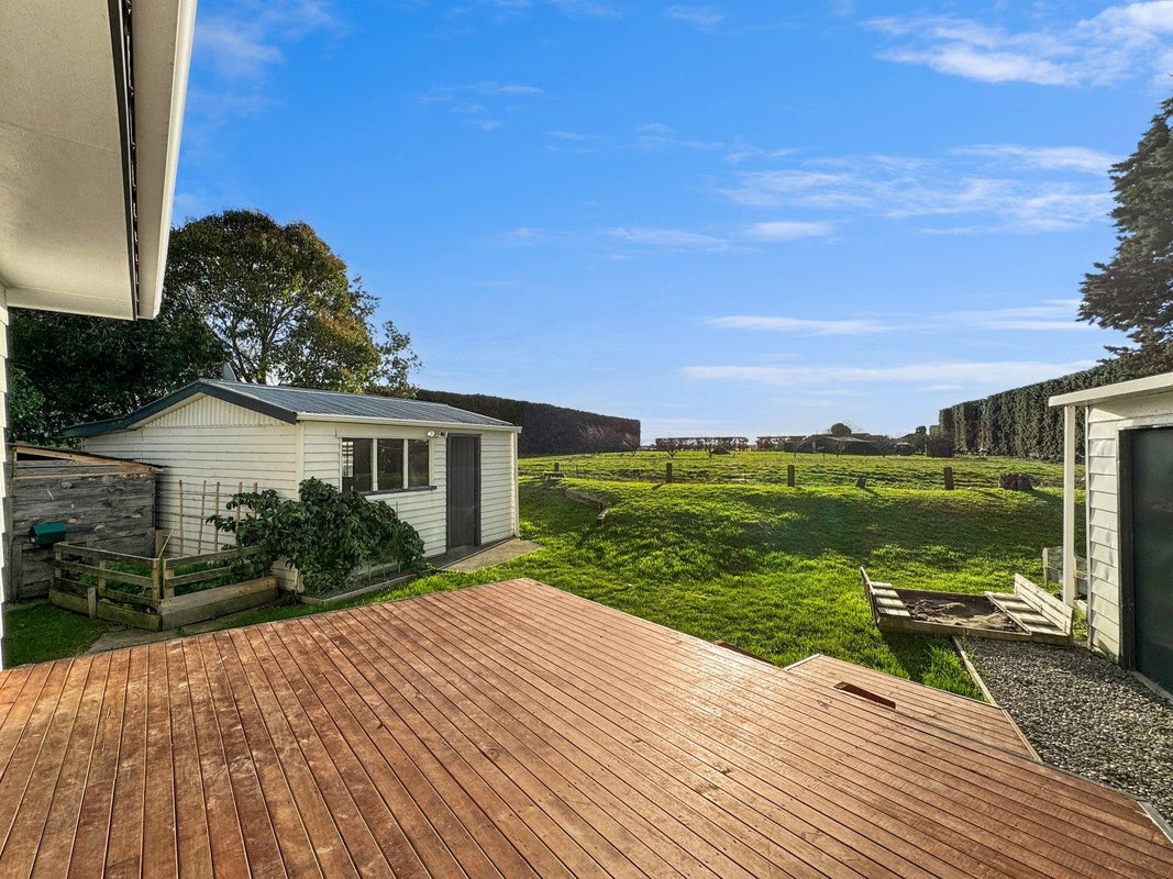 97 Benmore Avenue, Cloverlea, Palmerston North - Carousel 11