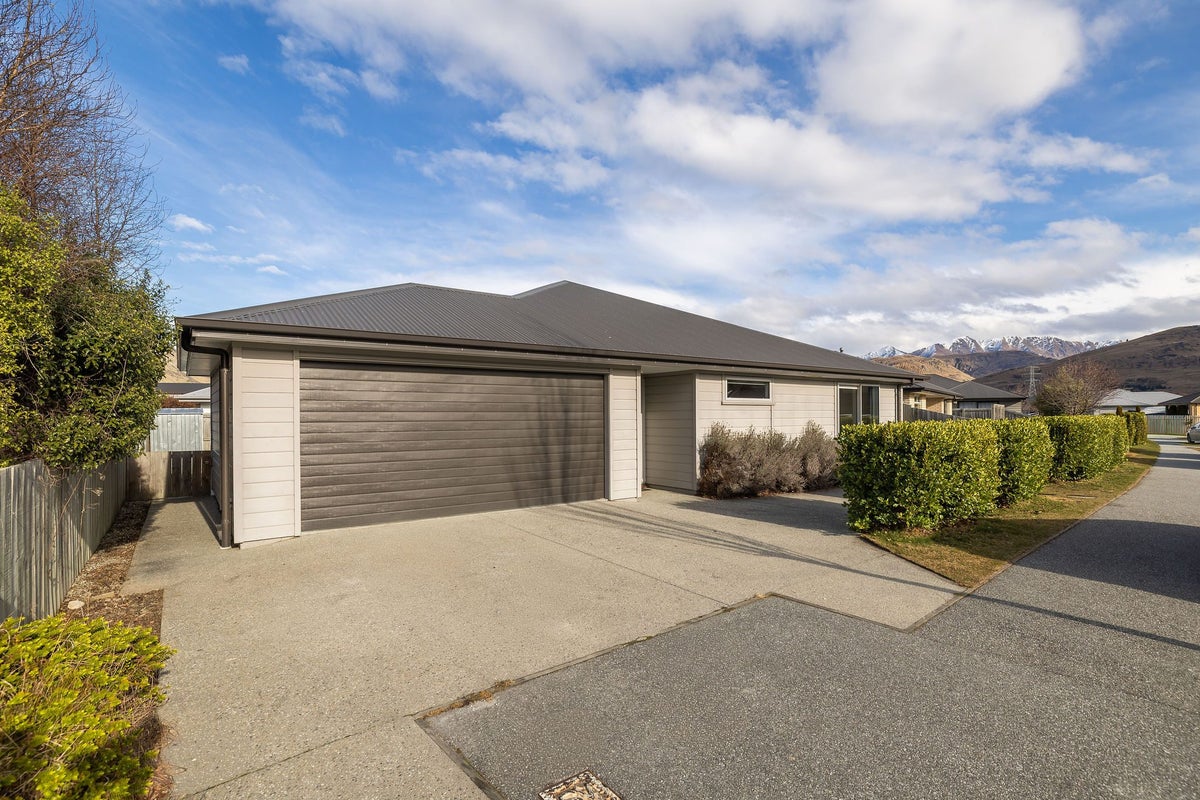 34/34A Cheltenham Road, Lower Shotover, Queenstown - Carousel 1