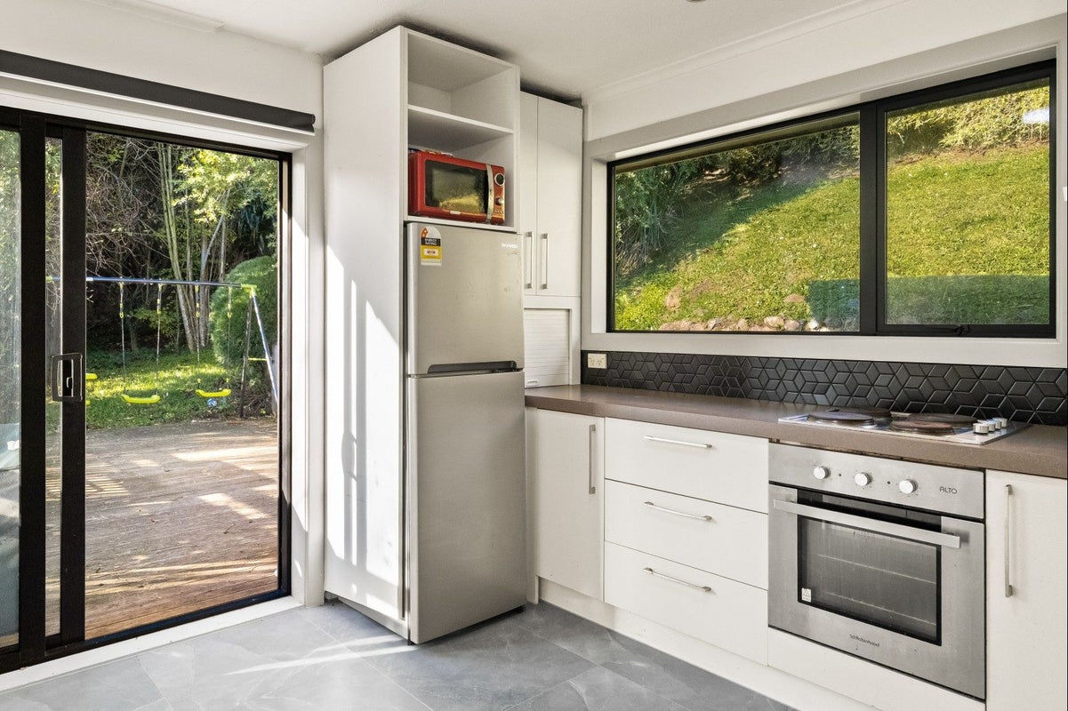 7 Winifred Street, Concord, Dunedin - Carousel 2