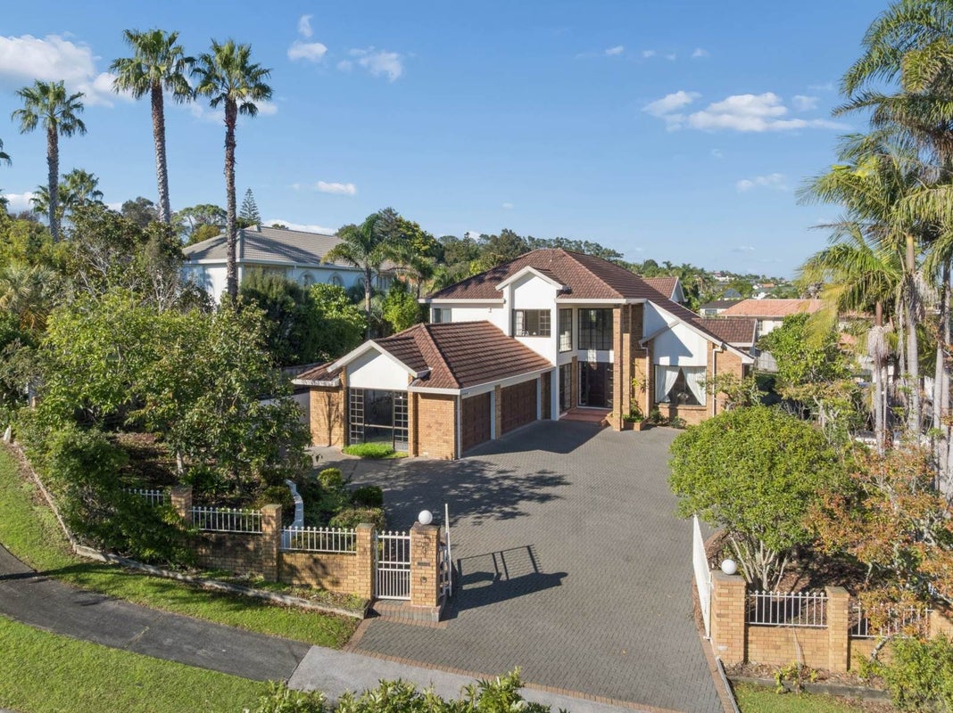 3 St Elmo Rise, Shamrock Park, Auckland - Carousel 1