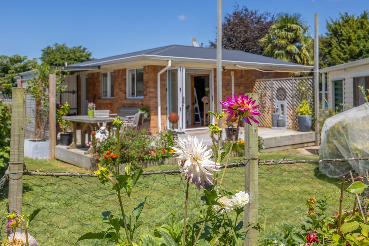 58A Whitmore Street, Kihikihi, Te Awamutu - Carousel 1
