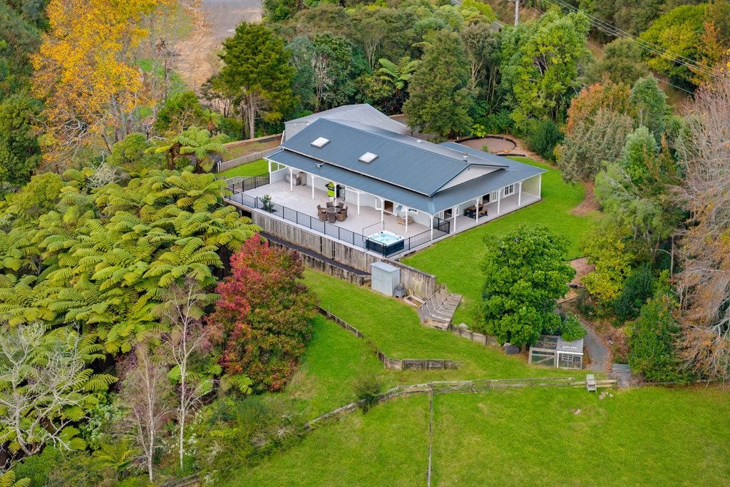 162 Skyhigh Road, Papakura - Carousel 1