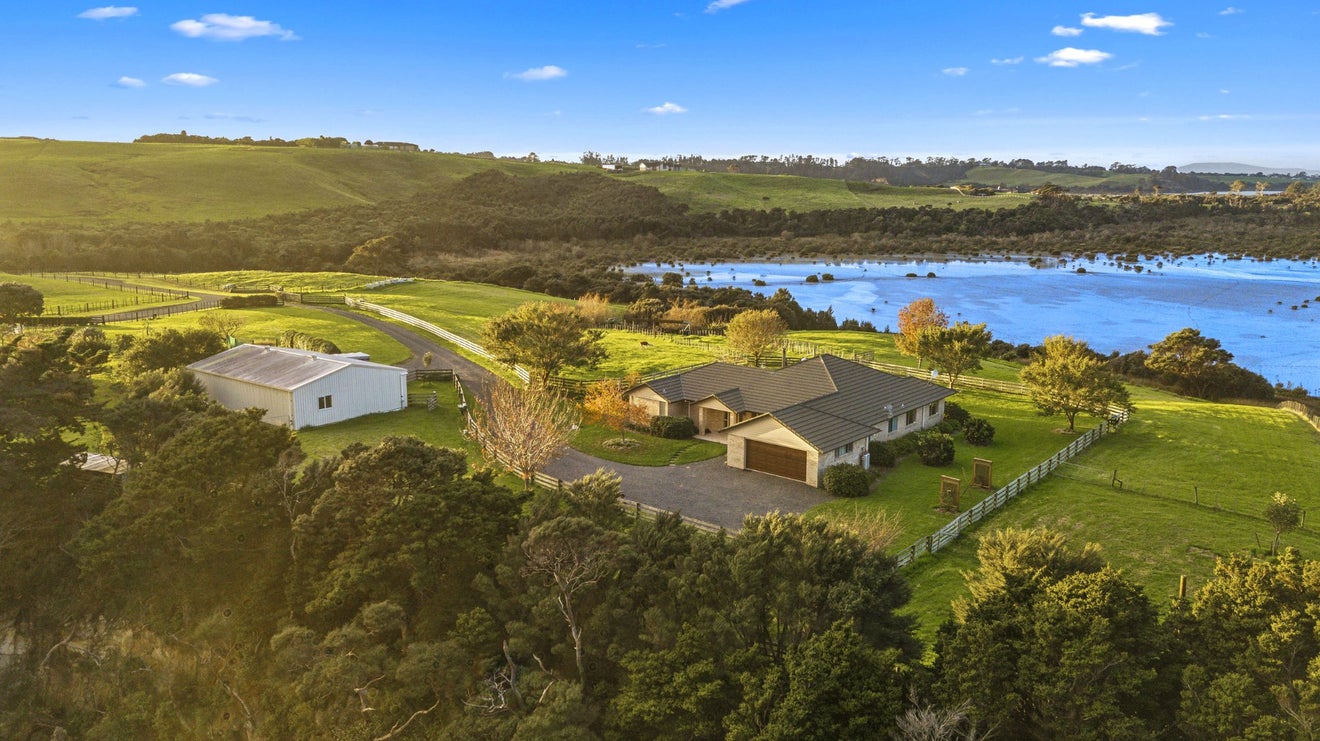 68D Tuparekura Road, Helensville - Carousel 1