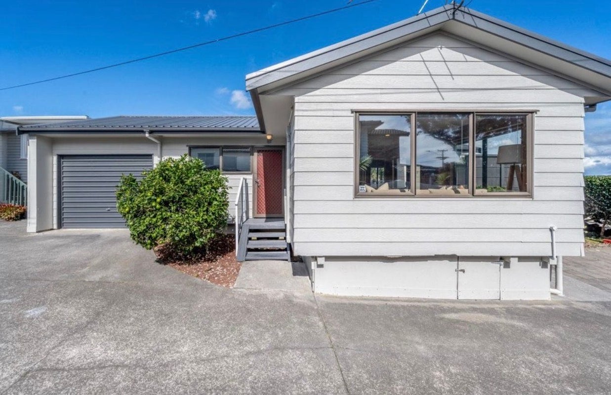 1/258 Bucklands Beach Road, Bucklands Beach, Auckland - Carousel 1