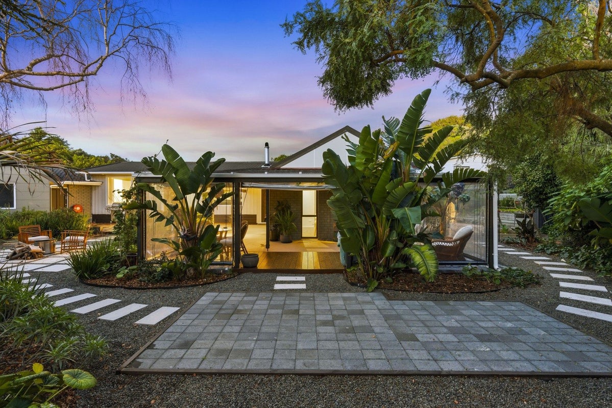 34 Hicks Crescent, Waikanae Beach, Waikanae - Carousel 2