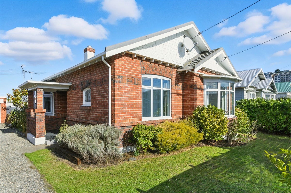 253 Macandrew Road, Forbury, Dunedin - Carousel 1
