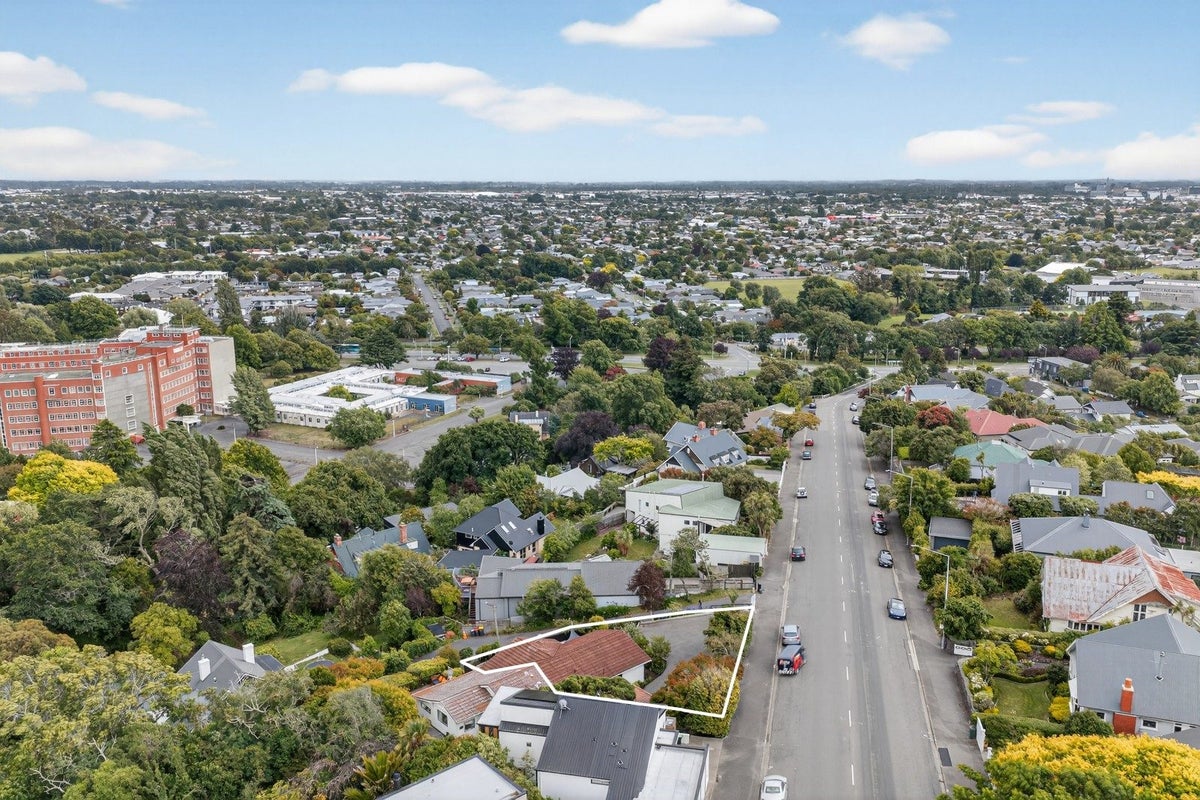 1/22 Hackthorne Road, Cashmere, Christchurch - Carousel 21