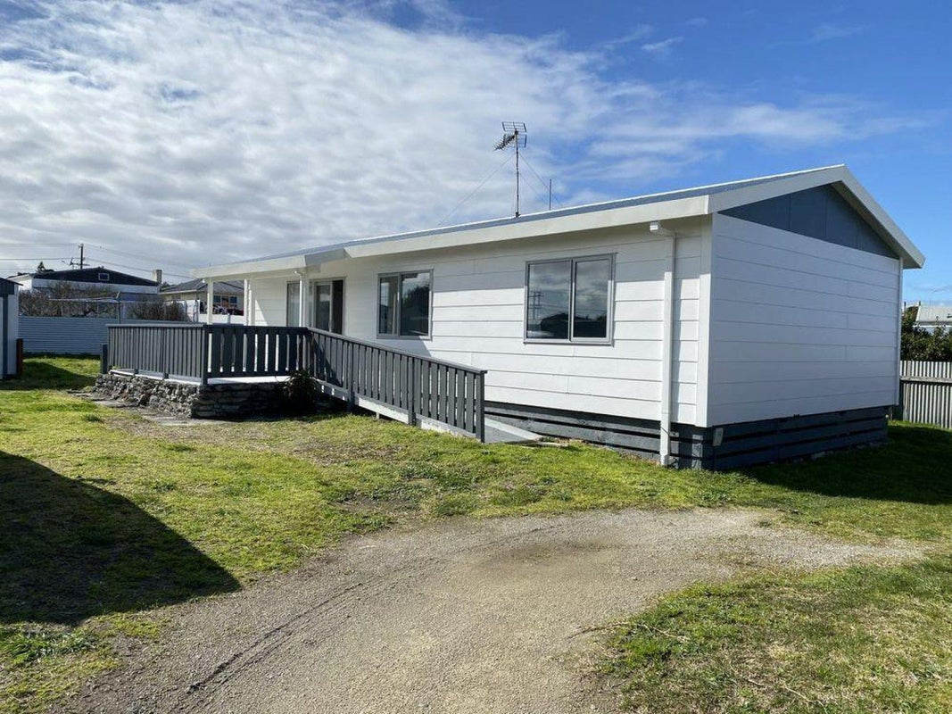 10A Cornfoot Street, Castlecliff, Whanganui - Carousel 1