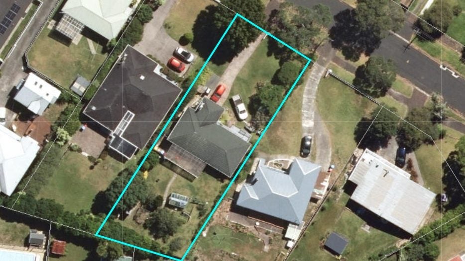 11 Endeavour Street, Blockhouse Bay, Auckland - Carousel 1