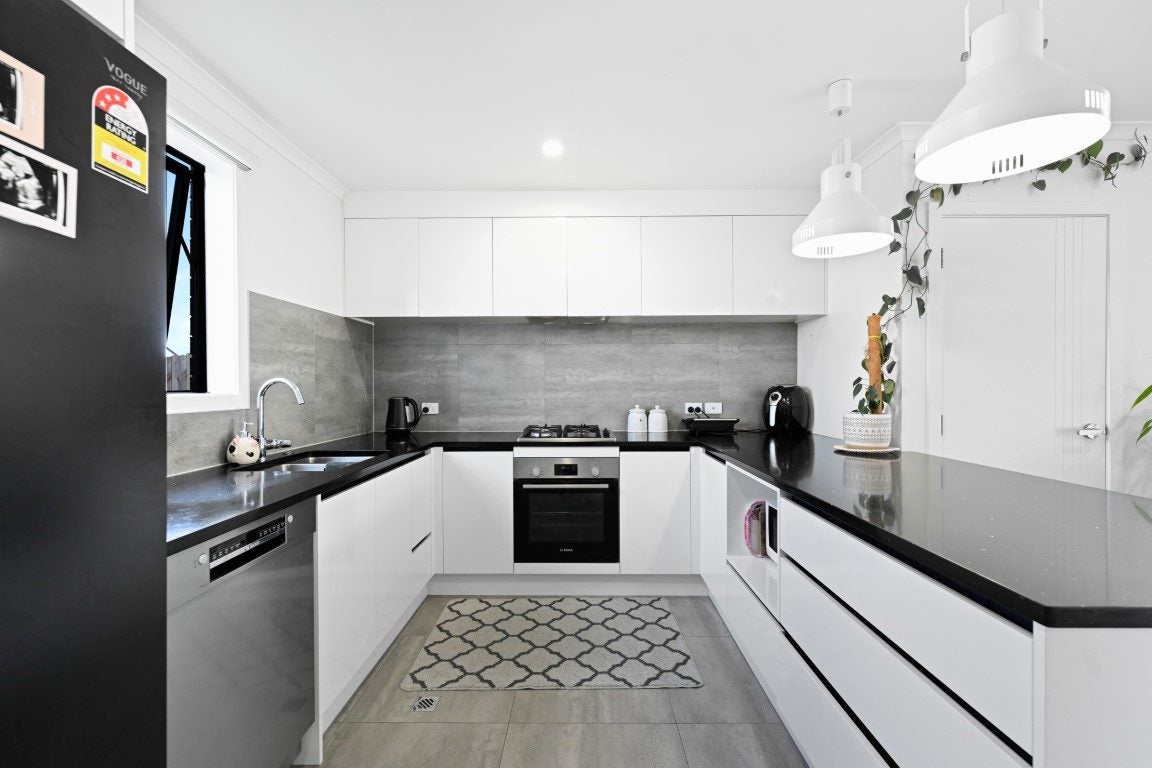 49 Te Tiireke Drive, Glenview, Hamilton - Carousel 2