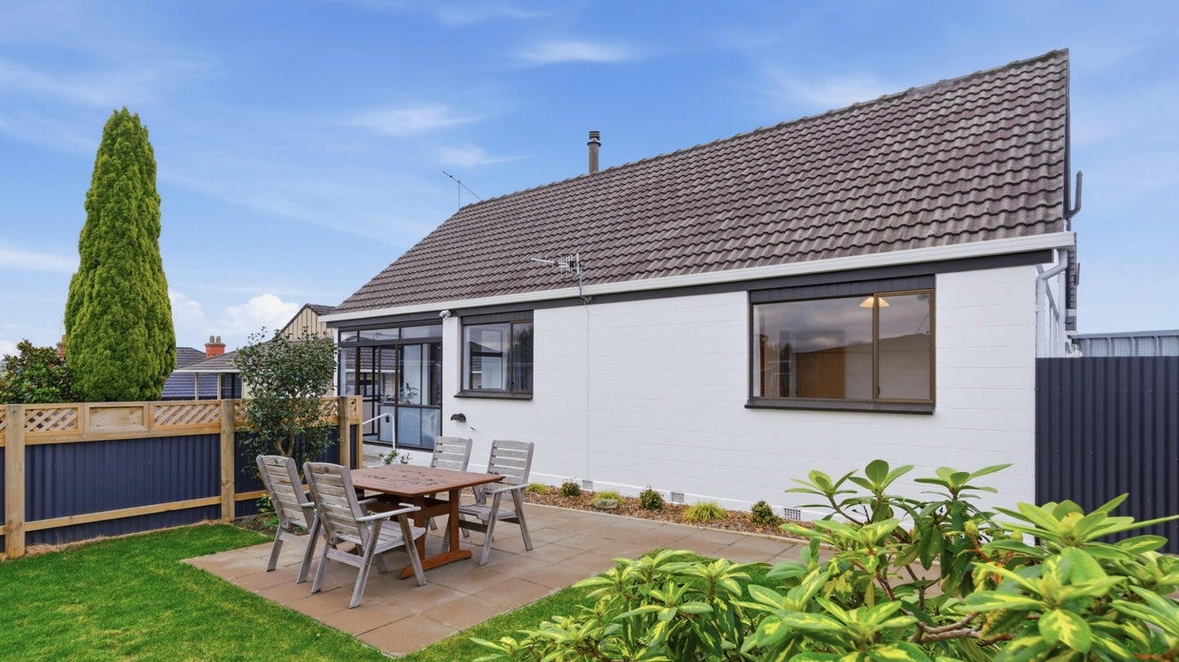 2/38 Selwyn Street, Maori Hill, Timaru - Carousel 1