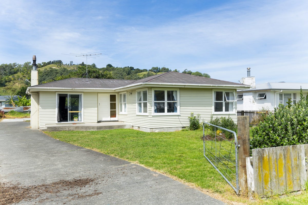 24 Steele Road, Tamarau, Gisborne - Carousel 1