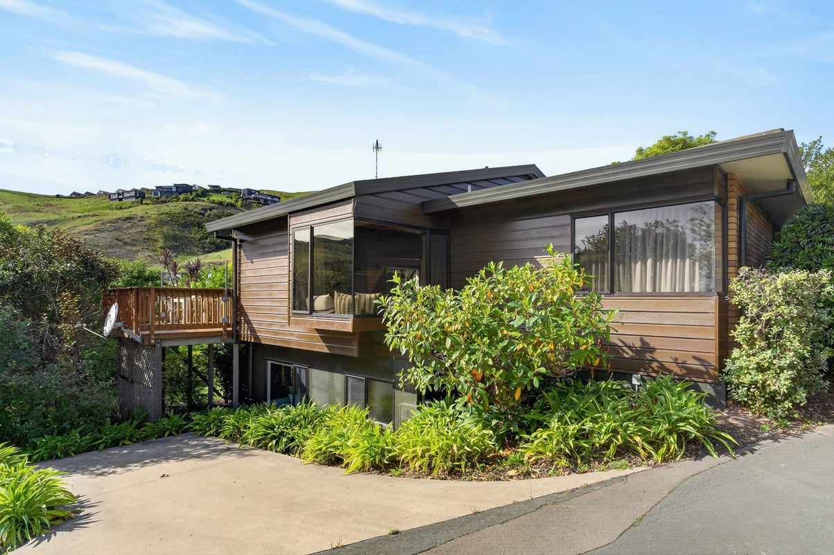 10A Ruffell Place, Atawhai, Nelson - Carousel 1